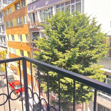 A Great In Center,nest Cihangir Apart Otel Eskiomerler