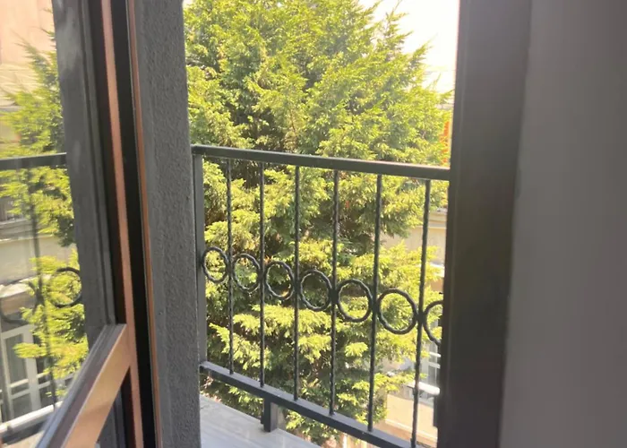 Aparthotel A Great In Center,nest Cihangir Eskiomerler