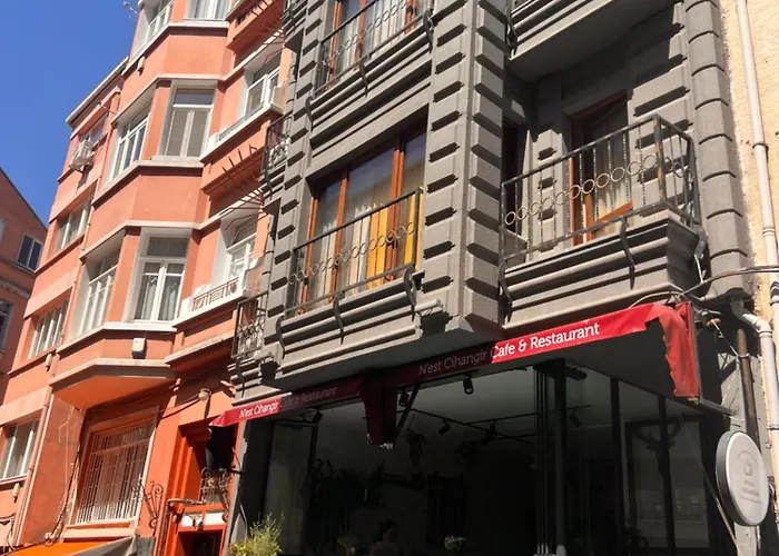 A Great In Center,nest Cihangir Eskiomerler